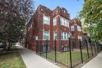 6156 S Albany Ave. Chicago IL in Chicago, IL - Building Photo - Interior Photo
