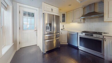 215 Bolton St in Boston, MA - Building Photo - Building Photo