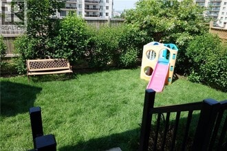 21 Pamela Ln in Cambridge, ON - Building Photo - Building Photo