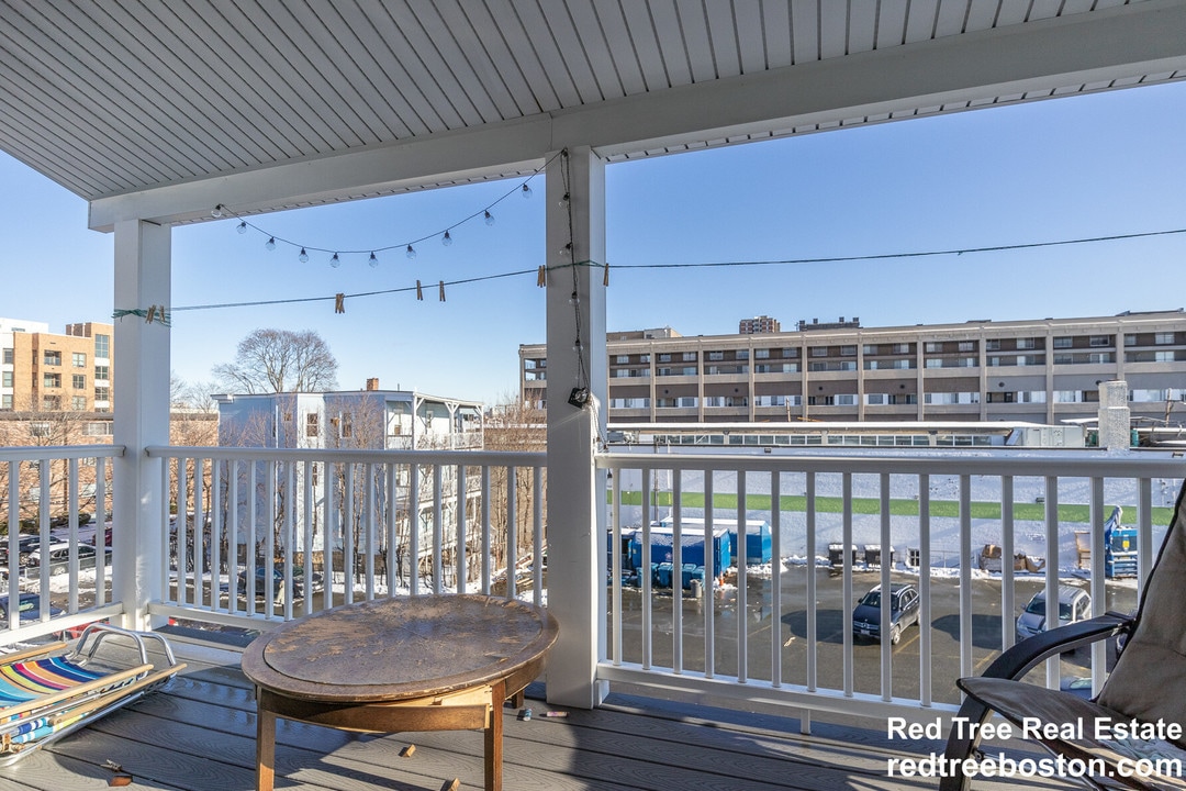 7 Gardner Terrace in Boston, MA - Building Photo