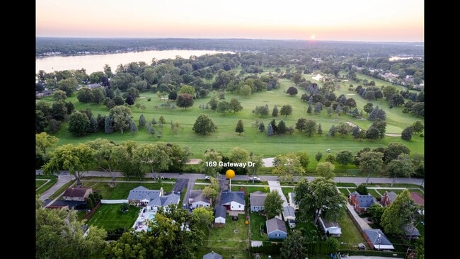 169 Gateway Dr in Waterford Township, MI - Building Photo - Building Photo