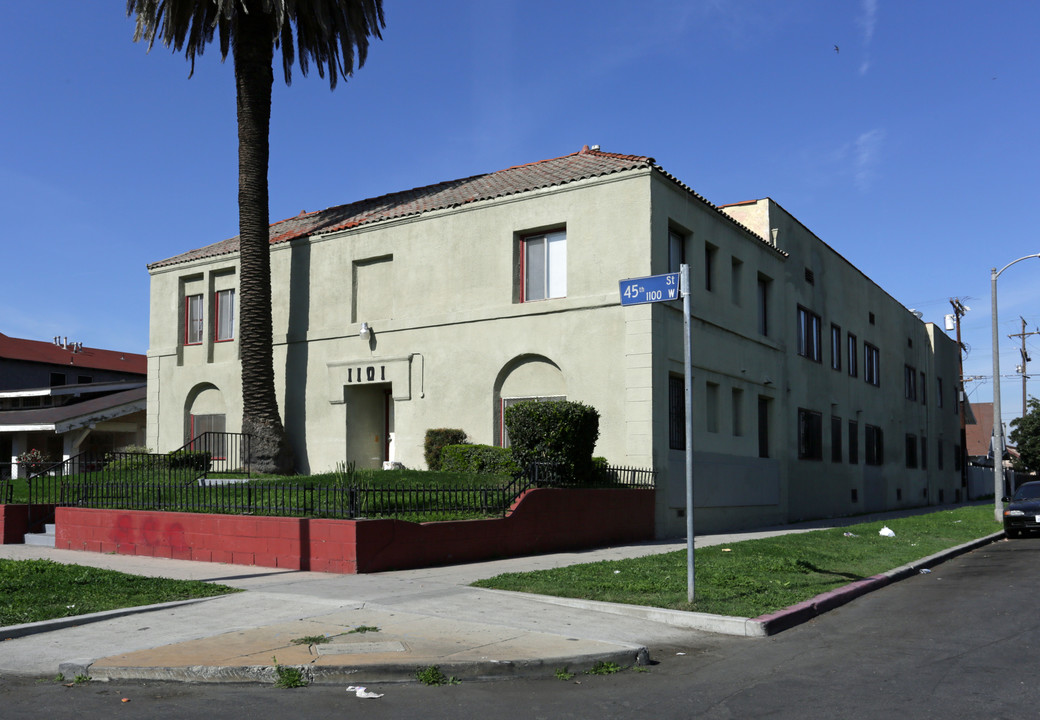 1101 W 45th St in Los Angeles, CA - Foto de edificio