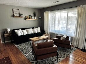 217 Eastwood Dr in Medford, OR - Building Photo - Building Photo