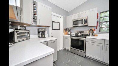 3687 Driftwood Dr in Melbourne, FL - Foto de edificio - Building Photo