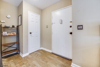48 Elm St in Morristown, NJ - Foto de edificio - Building Photo