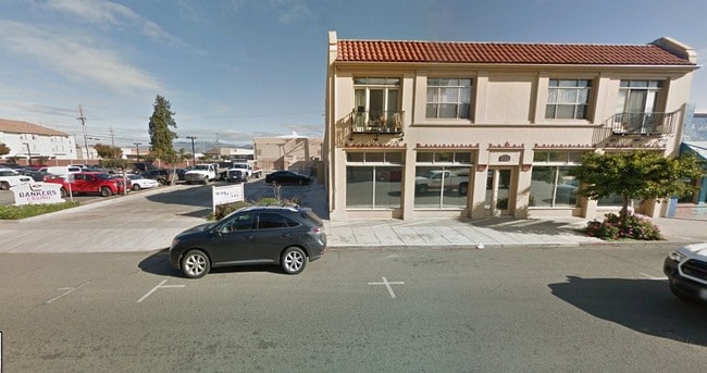 137 Monterey St in Salinas, CA - Foto de edificio - Building Photo