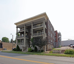 2733-2735 Gillham Rd Apartamentos