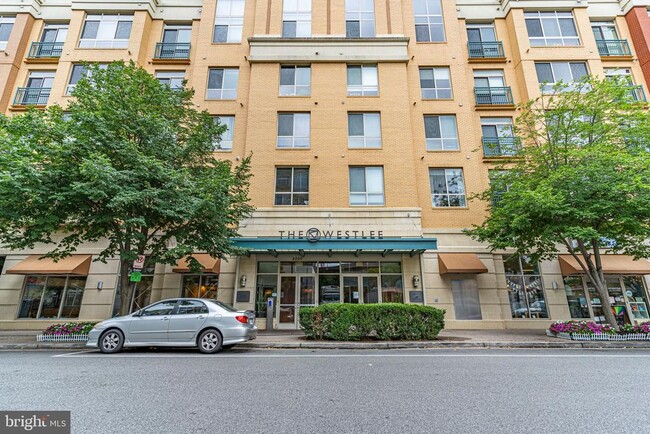 property at 2200 N Westmoreland St