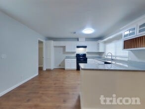 304 Robert St in Antioch, CA - Building Photo - Building Photo