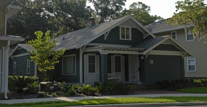 Heritage Oaks Luxury Apartments in Gainesville, FL - Building Photo - Building Photo