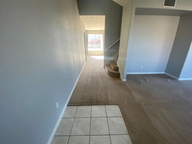 2297 Independence Pl in Hanford, CA - Building Photo - Building Photo