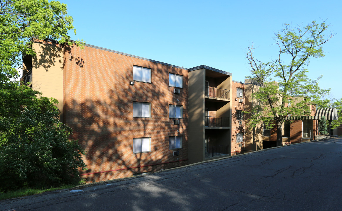 The Heights in Cincinnati, OH - Building Photo