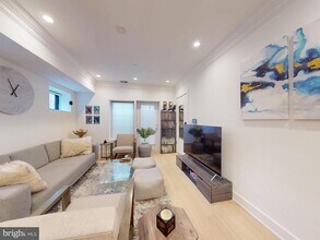 2642 39th St NW in Washington, DC - Building Photo - Building Photo