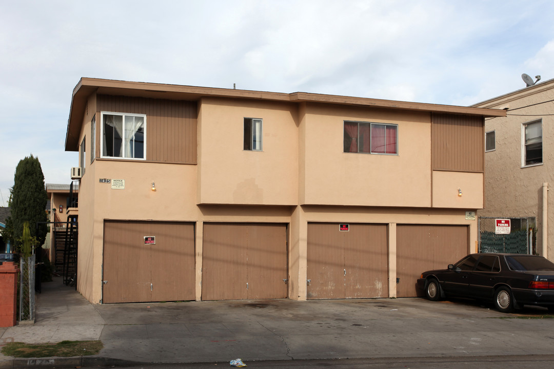 1425 Hellman St in Long Beach, CA - Building Photo