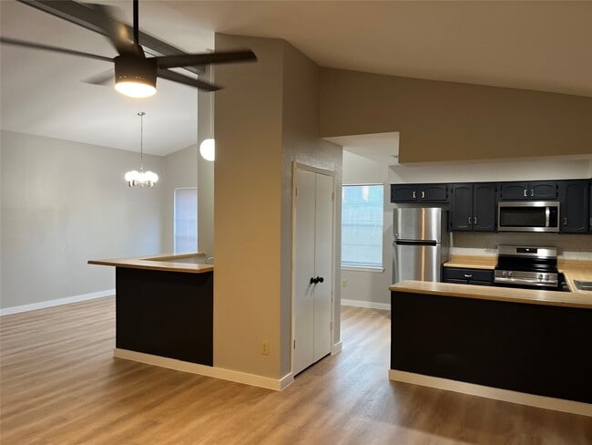 23802 Hunter Spring Cir in Spring, TX - Building Photo - Building Photo