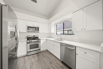 1127 St John Dr in Pearland, TX - Building Photo - Building Photo