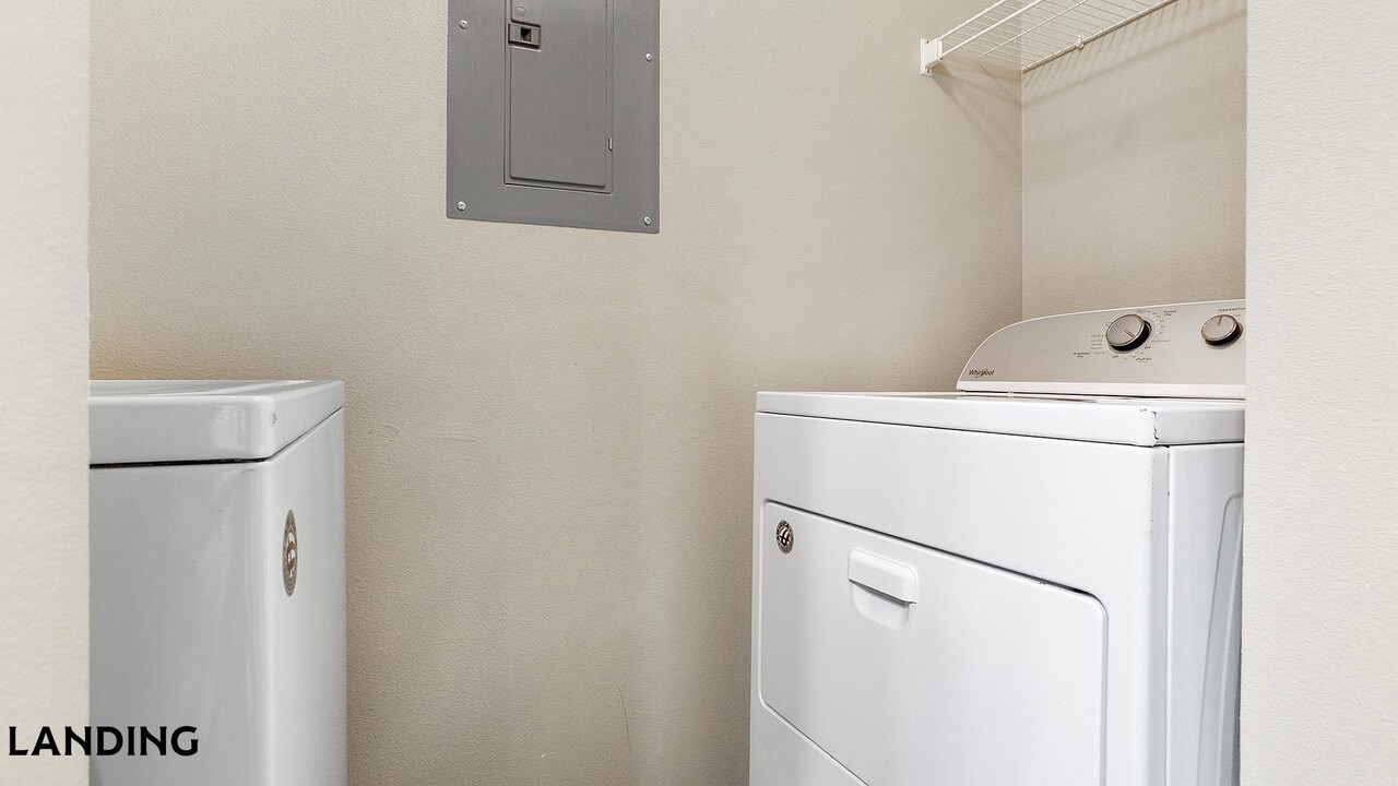 701 W 101st Pl S in Jenks, OK - Building Photo