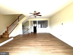 25795 Clairmont Manor Square in Aldie, VA - Building Photo - Building Photo