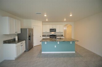 33700 Jasper Stone Dr in Wesley Chapel, FL - Building Photo - Building Photo
