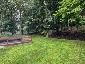 328 E Broadway in Brookhaven, NY - Building Photo - Building Photo