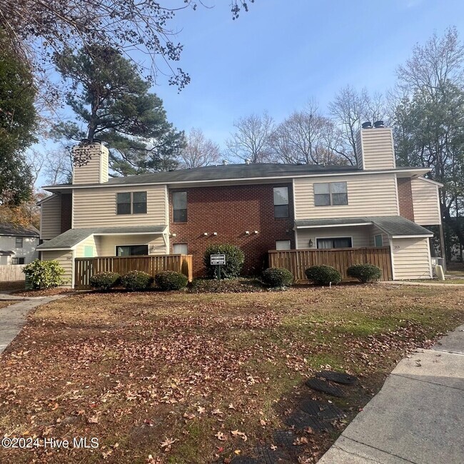 410 Hidden Branches Close, Unit 410 Hidden Branches Cl in Winterville, NC - Building Photo