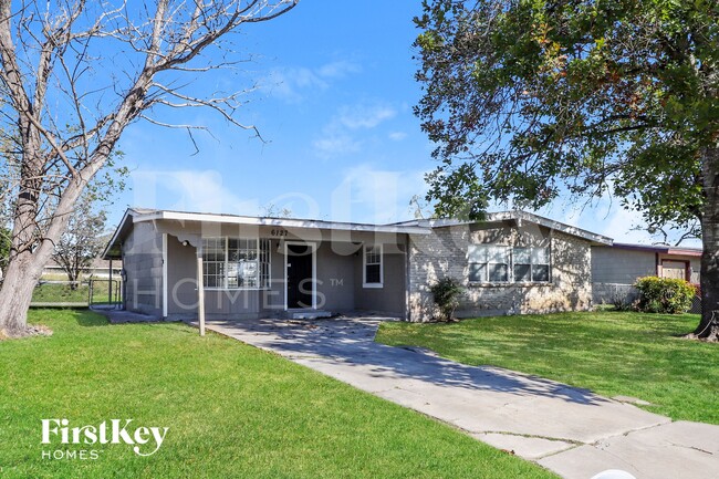 6127 Bright Valley Dr in San Antonio, TX - Building Photo - Building Photo