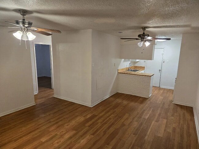 7820 Dorsett Dr in New Orleans, LA - Building Photo - Building Photo
