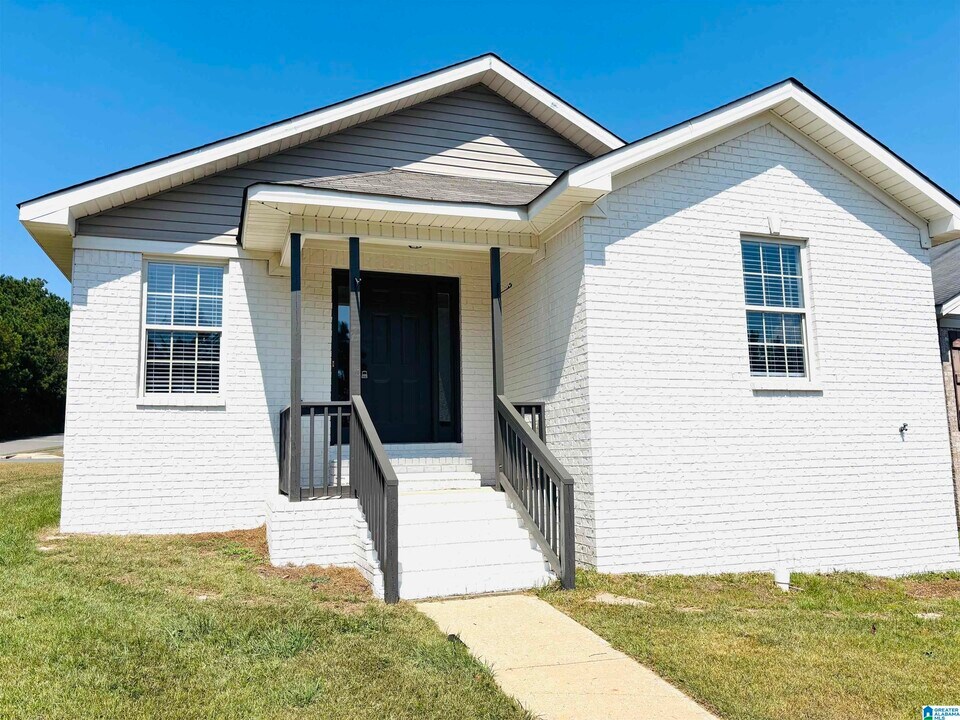 7714 Thompsons Way in Northport, AL - Building Photo