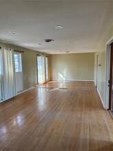 1310 Antoine Dr in Houston, TX - Building Photo - Building Photo