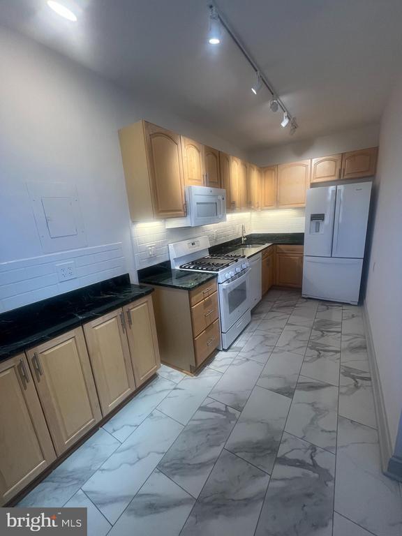 property at 715 S Washington St