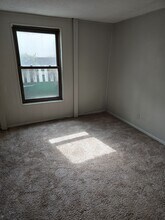 1216 Beverly St in Emporia, KS - Foto de edificio - Building Photo