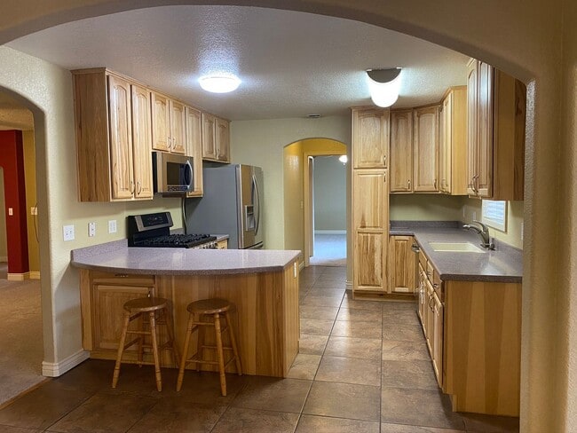 760 Crestwood Dr in Kingman, AZ - Building Photo - Building Photo