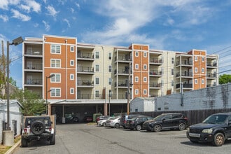 Bayard Plaza in Dover, DE - Foto de edificio - Building Photo