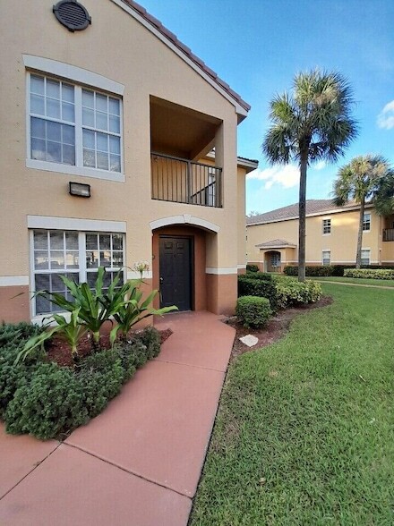 10336 Fox Trail Rd S, Unit 1306