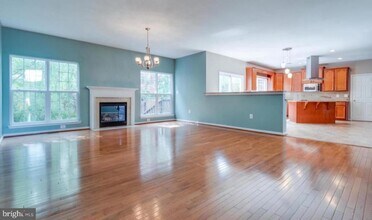 8464 Hessian Hill Ct in Linton Hall, VA - Building Photo - Building Photo