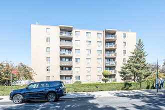 7149 Metropolitan Ave in Flushing, NY - Building Photo - Building Photo