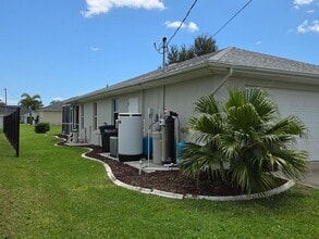 1016 NW 10th St in Cape Coral, FL - Building Photo - Building Photo
