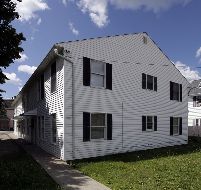 73 Mawney St in Providence, RI - Building Photo