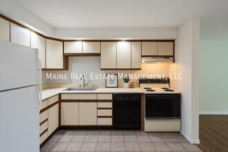 20 Tall Pines Dr in Lewiston, ME - Building Photo - Building Photo
