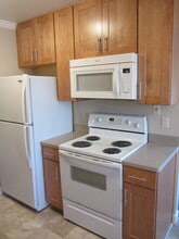 1751 Ross Cir, Unit 4 in San Jose, CA - Foto de edificio - Building Photo