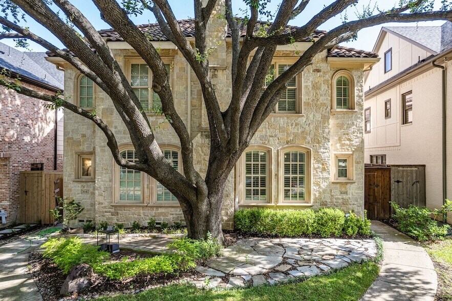 3640 Asbury St in Dallas, TX - Foto de edificio