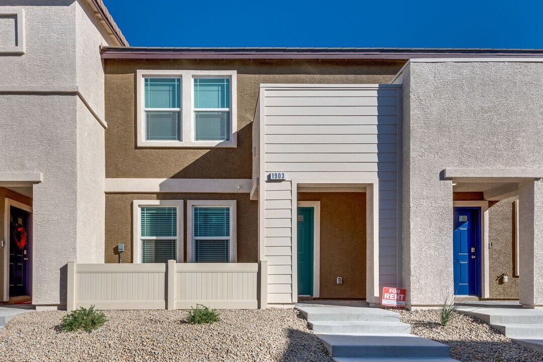 1903 Omaggio Pl in Henderson, NV - Building Photo