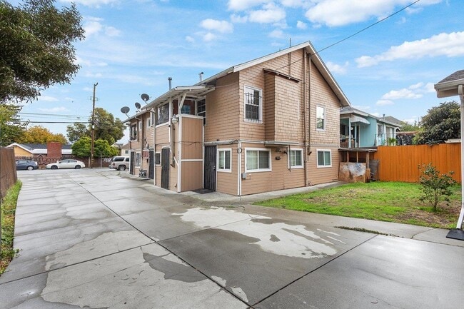 1809 38th Ave in Oakland, CA - Building Photo - Building Photo