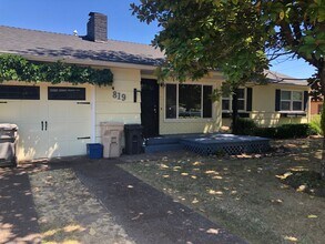 819 NW 36th St in Corvallis, OR - Building Photo - Building Photo