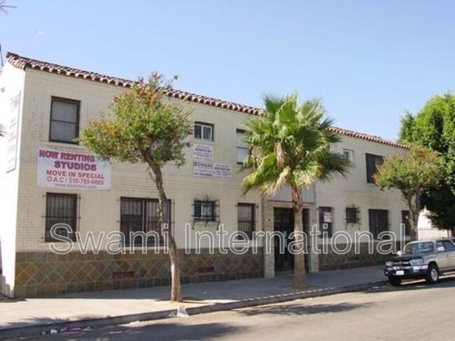 property at 521 N Avalon Blvd