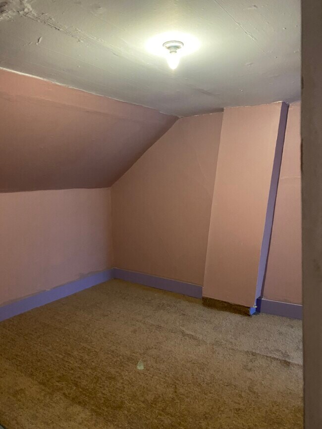 334 E 5th St in Mount Carmel, PA - Building Photo - Building Photo