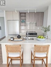 2075 Lakeshore Rd. in Burlington, ON - Building Photo - Building Photo