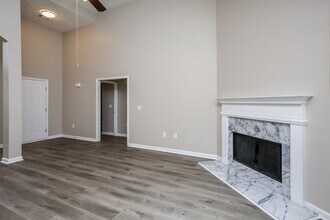 85 Summer Walk Ct in Covington, GA - Building Photo - Building Photo