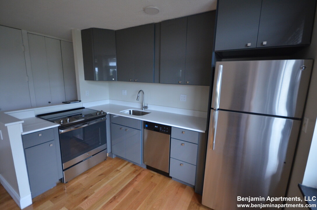 110 Belmont St, Unit 37 in Quincy, MA - Building Photo