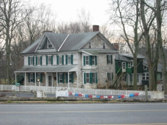 3056 Chestnut St in N Cornwall, PA - Foto de edificio